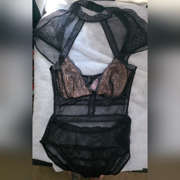 Victoria's Secret Medium Lace Bodysuit - Picture 1 of 7